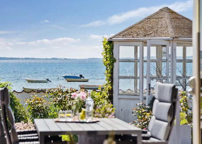 Michel - 25m From The Sea By Interhome *